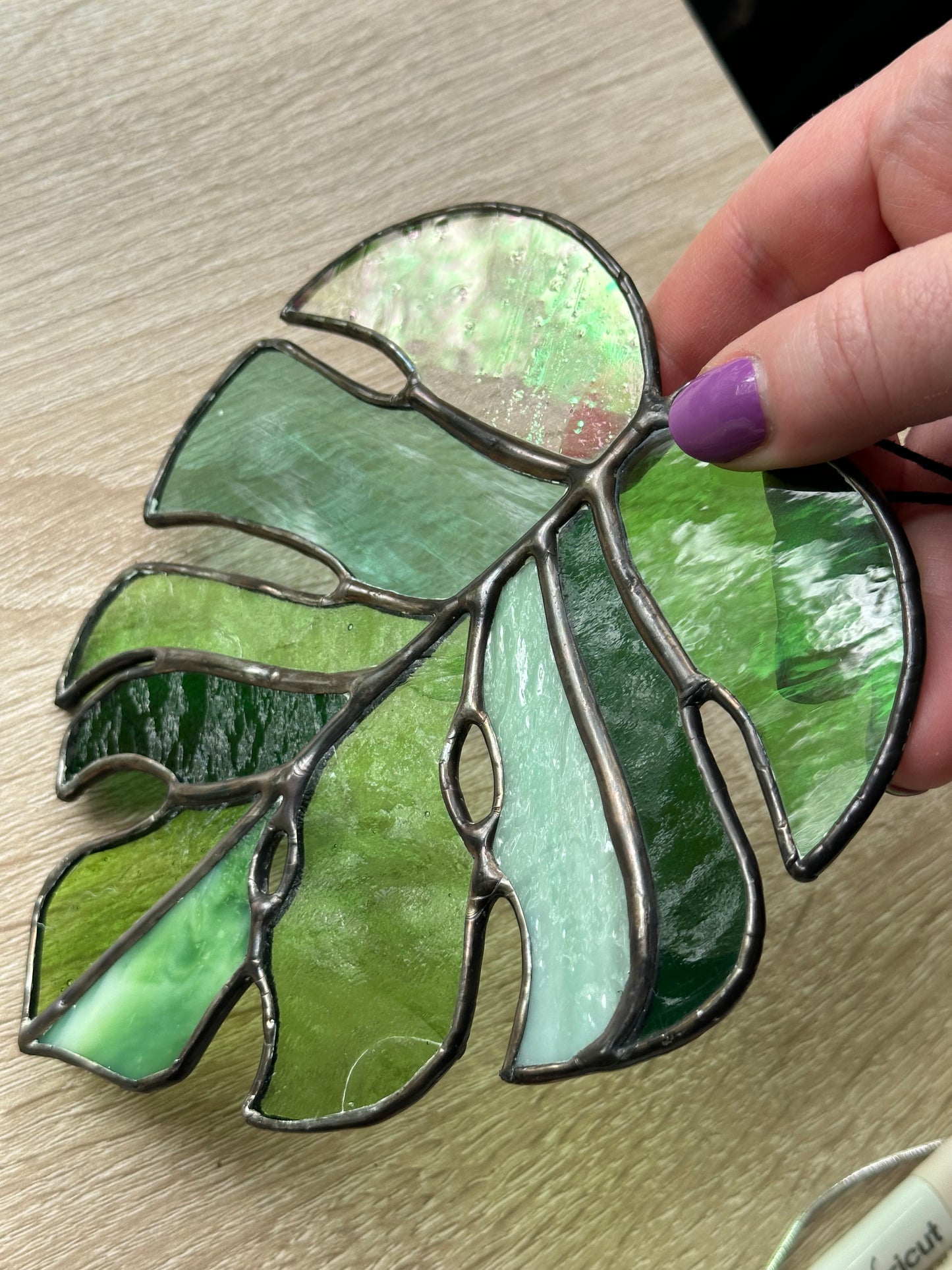Stained Glass Monstera Leaf Black Patina Suncatcher Window Decoration Glass Art Plant Lover Gift