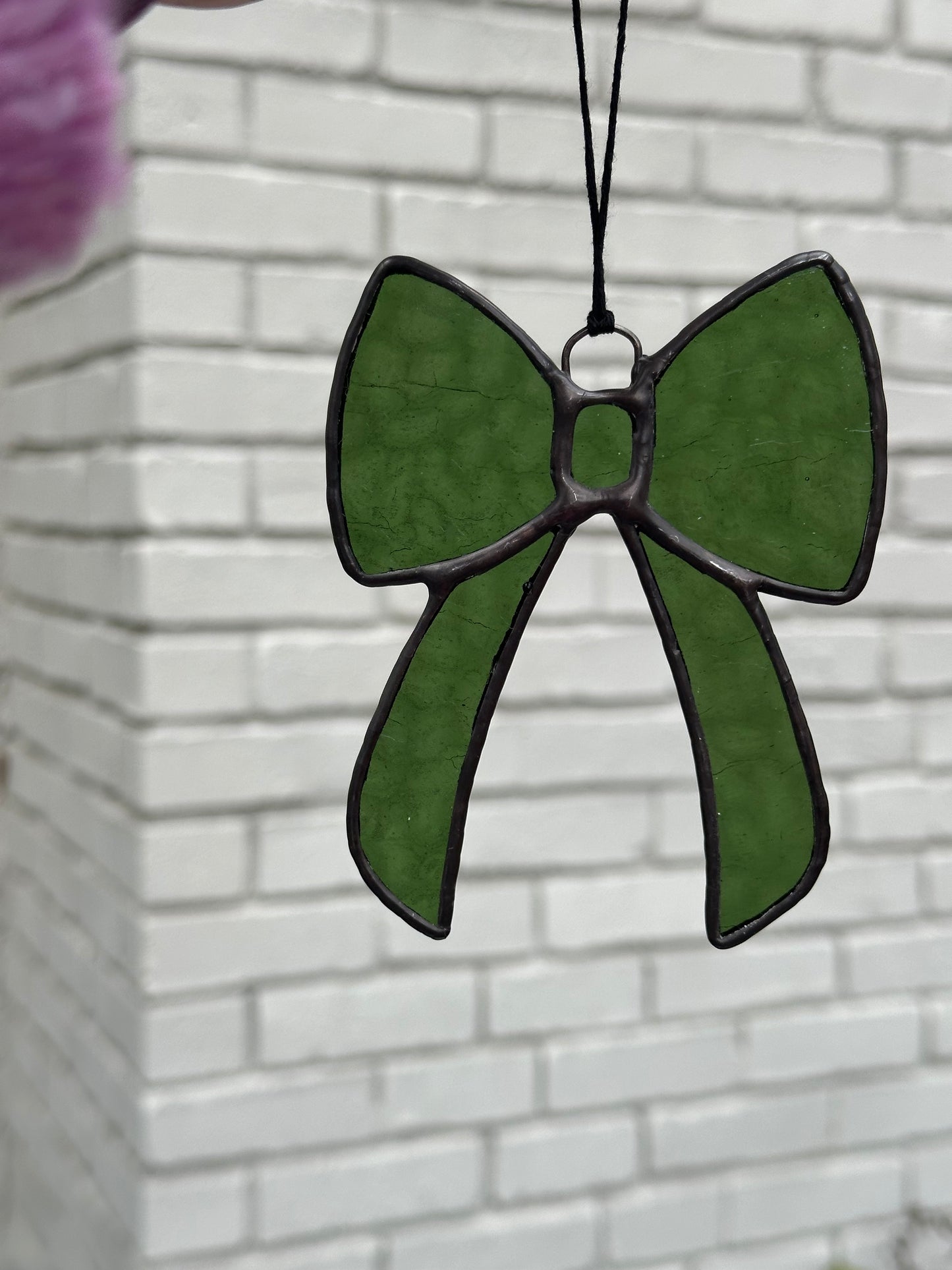 Ready to ship Stained Glass Green Ribbon Bow Holiday Suncatcher Window Decoration Glass Art Gift