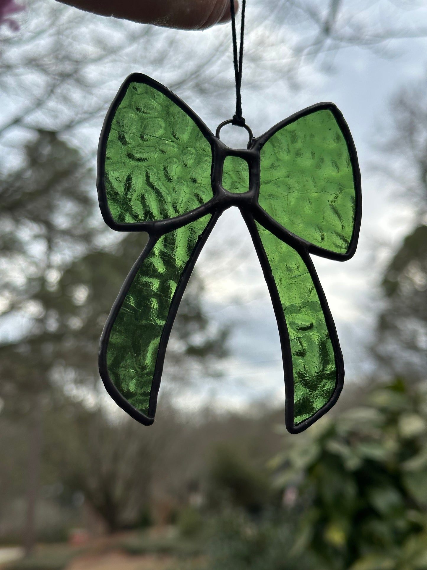 Ready to ship Stained Glass Green Ribbon Bow Holiday Suncatcher Window Decoration Glass Art Gift