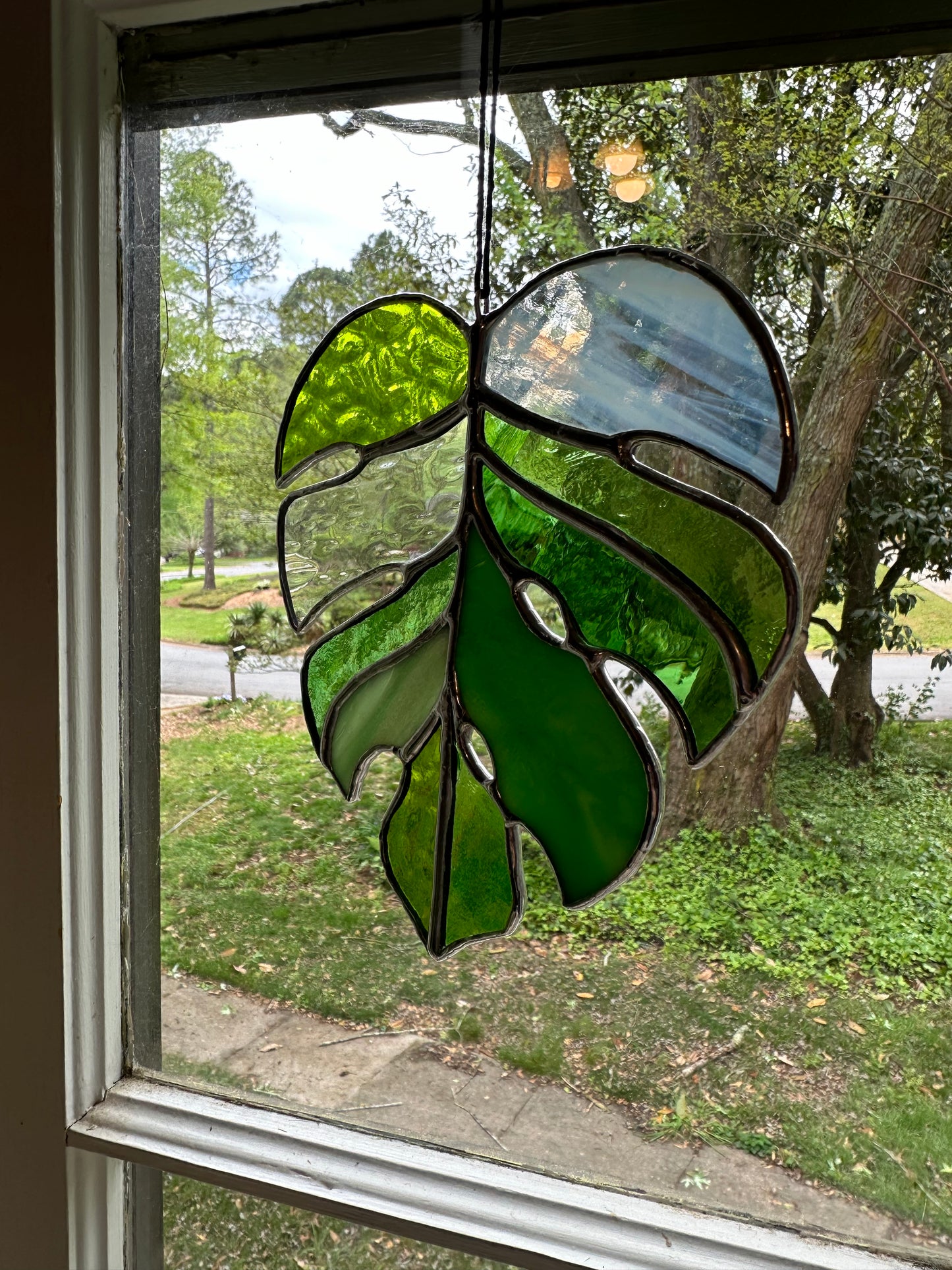 Stained Glass Monstera Leaf Black Patina Suncatcher Window Decoration Glass Art Plant Lover Gift