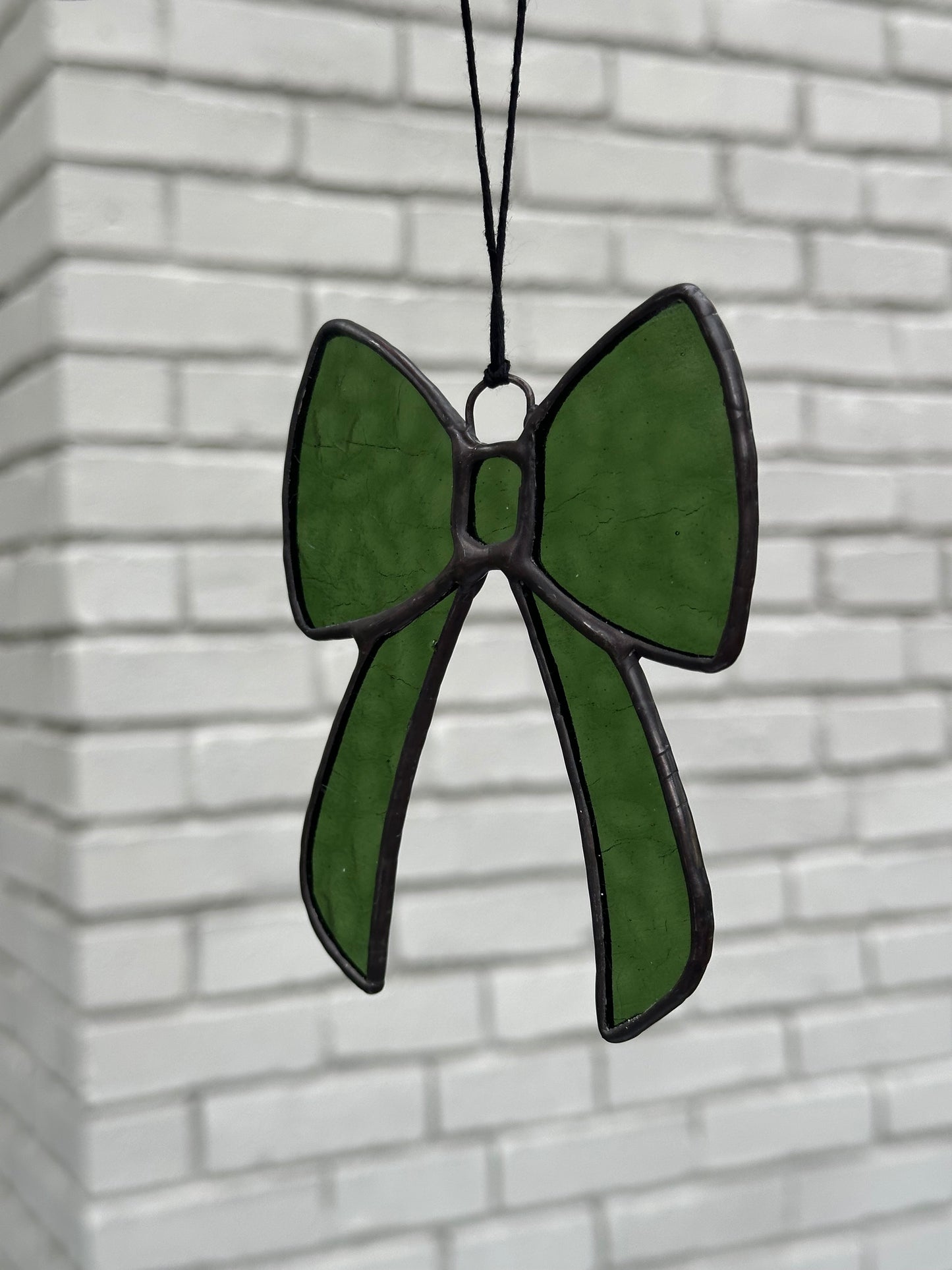 Ready to ship Stained Glass Green Ribbon Bow Holiday Suncatcher Window Decoration Glass Art Gift