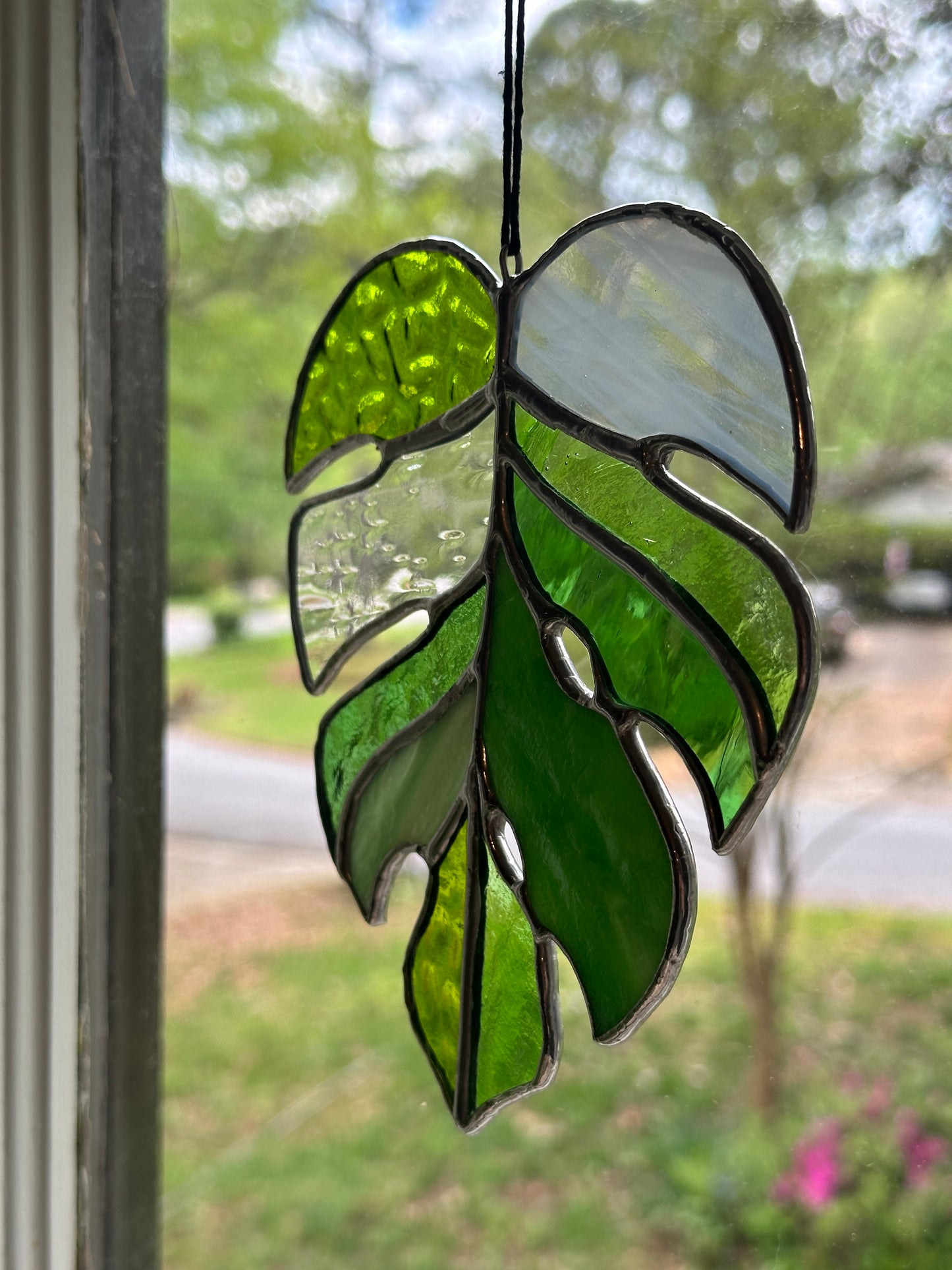 Stained Glass Monstera Leaf Black Patina Suncatcher Window Decoration Glass Art Plant Lover Gift